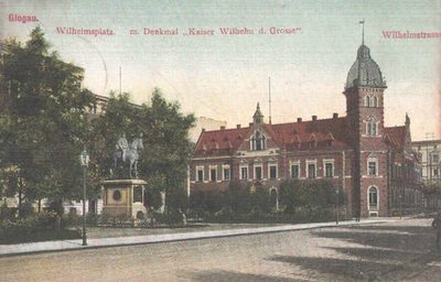 Wilhelmplatz z 1910 1915 roku, z pocztą  w tle