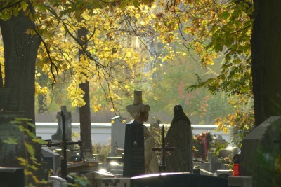 odwiedzamy cmentarze i groby bliskich, których już z nami nie ma